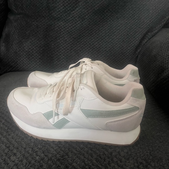Reebok Women's Sneakers - White and Light Green - Picture 1 of 3